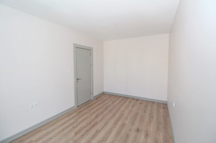 Image No.10-3 Bed Apartment for sale