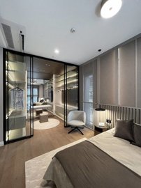 Interior 8