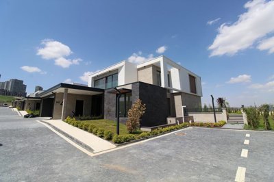 Exterior 1