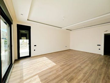 Interior 3