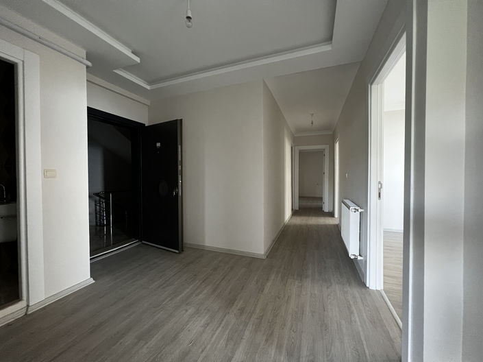 Image No.21-3 Bed Apartment for sale