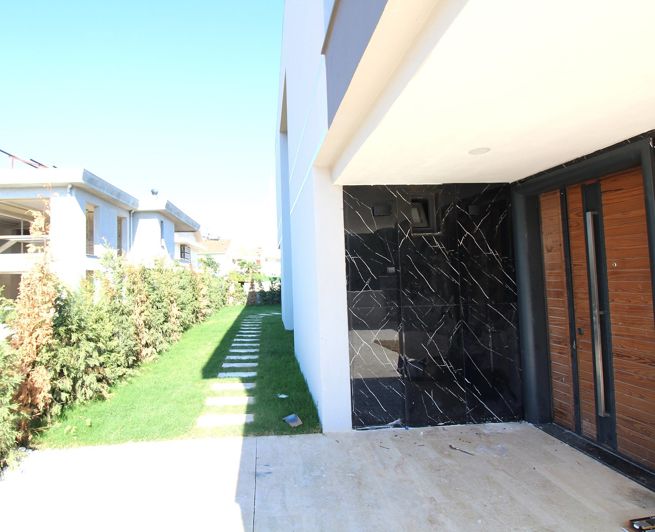 Image No.12-4 Bed House/Villa for sale