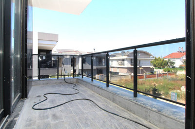 Exterior 14