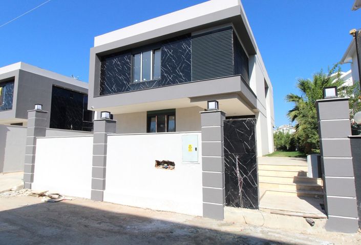 Image No.2-4 Bed House/Villa for sale