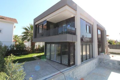 Exterior 4