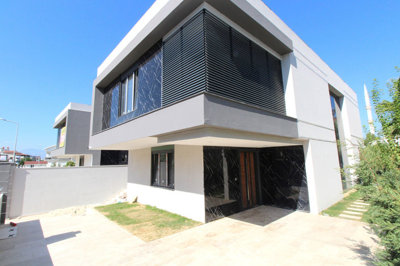 Exterior 9