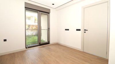 Interior 5