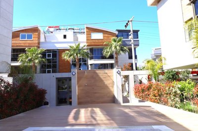 Exterior 5