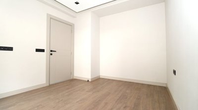 Interior 6