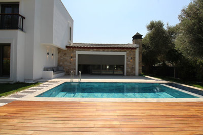 Exterior 13