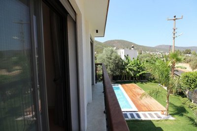 Exterior 11