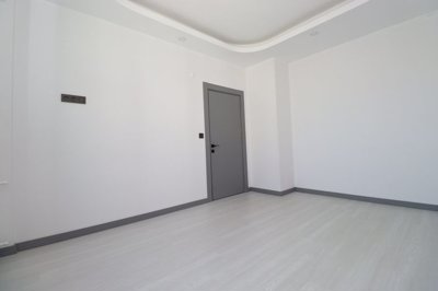 Interior 6
