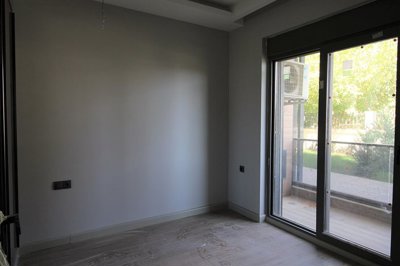 Interior 5