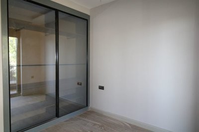 Interior 6