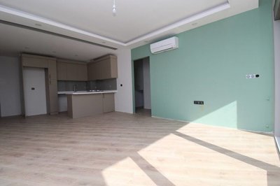 Interior 5