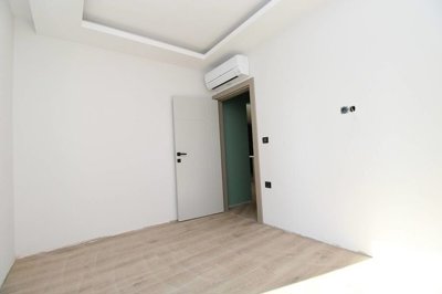 Interior 6