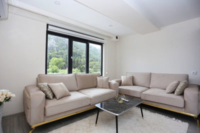 Interior 2