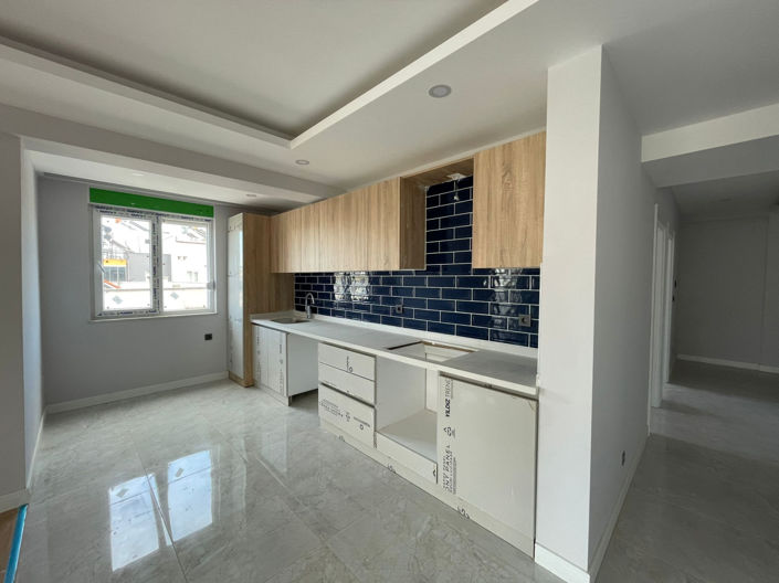 Image No.10-5 Bed Apartment for sale