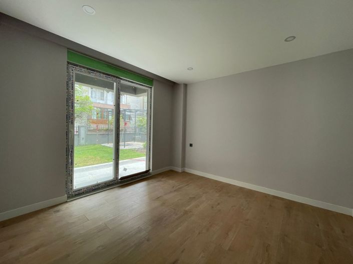 Image No.13-5 Bed Apartment for sale