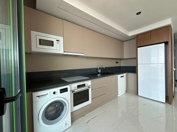 Interior 4