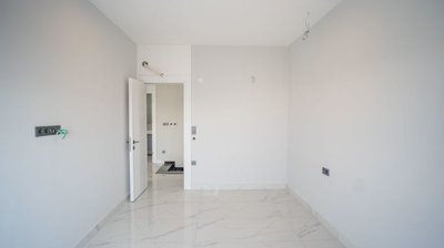 Interior 5