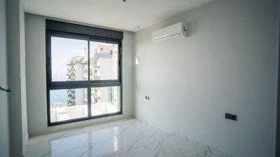 Interior 6