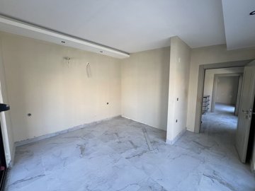 Interior 6