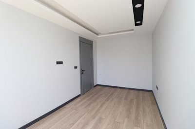 Interior 7
