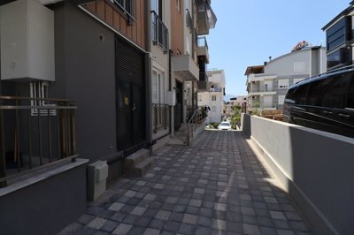 Exterior 3