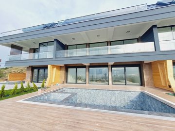 Exterior 3