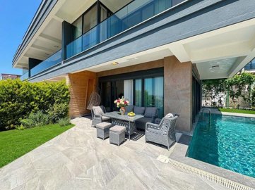 Exterior 6