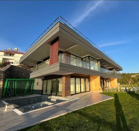 Exterior 8