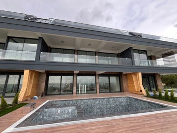 Exterior 5