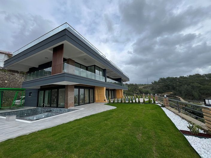 Image No.6-5 Bed House/Villa for sale