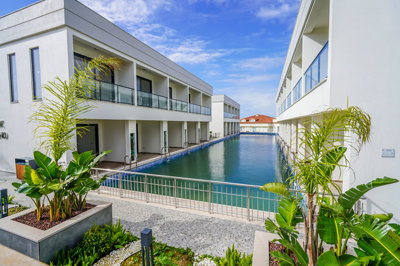Exterior 1