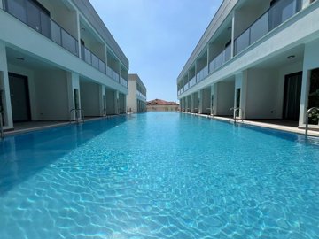 Exterior 4