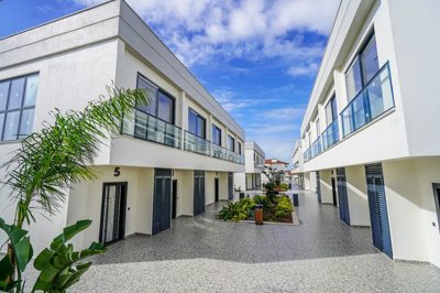 Exterior 5