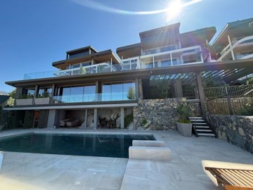 Exterior 6