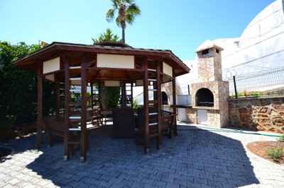 Exterior 12