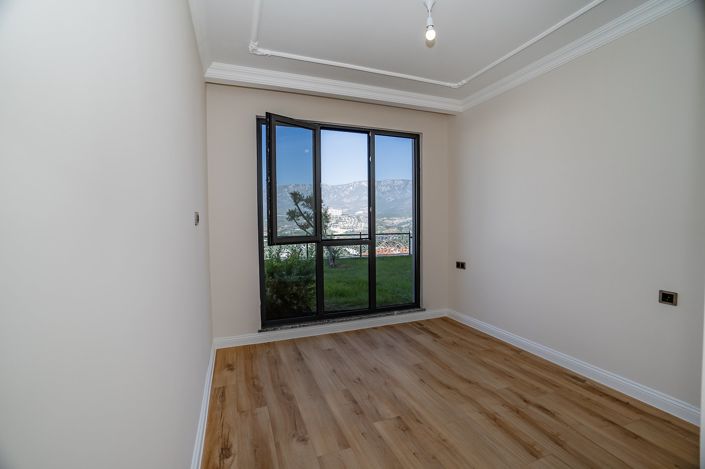 Image No.21-3 Bed Apartment for sale