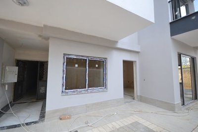 Exterior 4