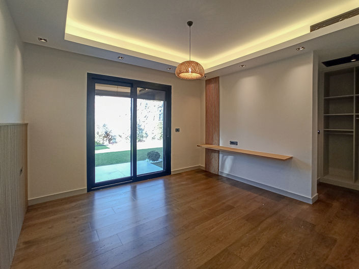 Image No.18-7 Bed House/Villa for sale