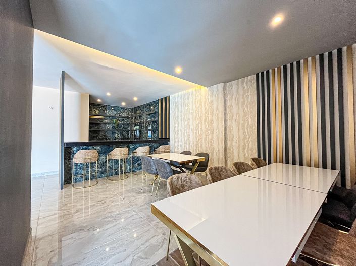 Image No.10-3 Bed Apartment for sale