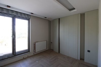 Interior 5