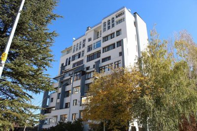 1 - Yukari Dikmen, Apartment