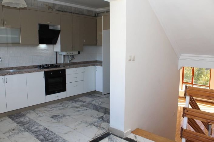 Image No.15-5 Bed Apartment for sale