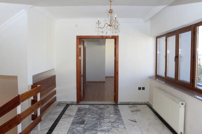 Image No.25-5 Bed Apartment for sale