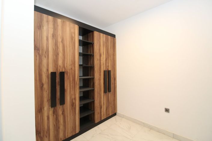 Image No.12-3 Bed Apartment for sale