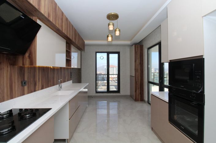 Image No.7-3 Bed Apartment for sale