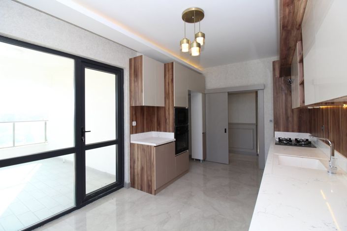 Image No.9-3 Bed Apartment for sale